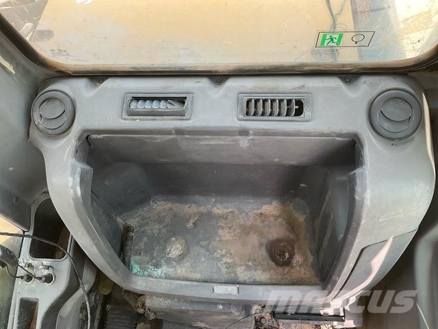 CAT 340D2L حفارات زحافة