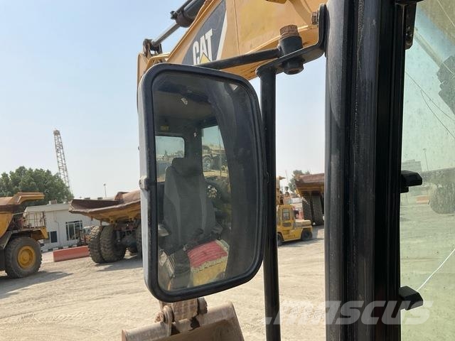 CAT 340D2L حفارات زحافة