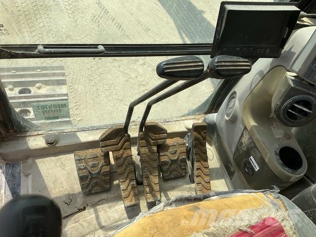 CAT 340D2L حفارات زحافة