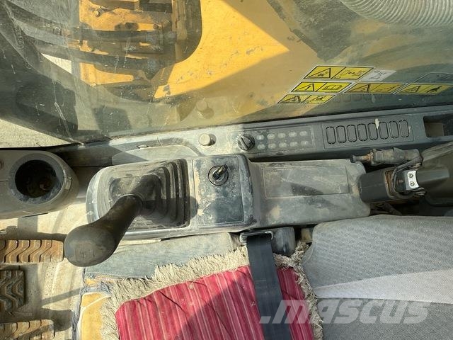 CAT 340D2L حفارات زحافة