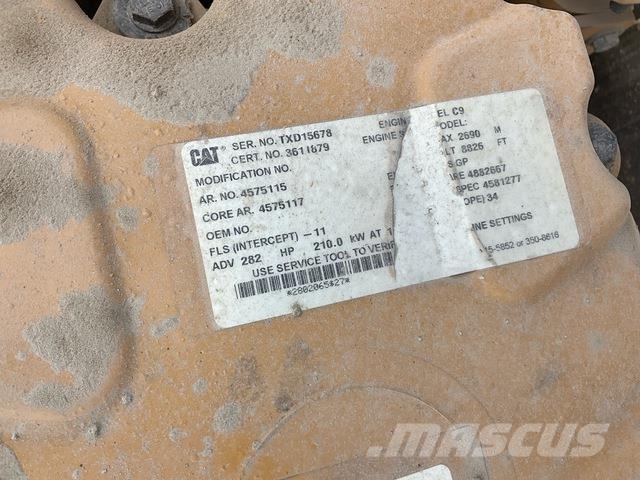 CAT 340D2L حفارات زحافة