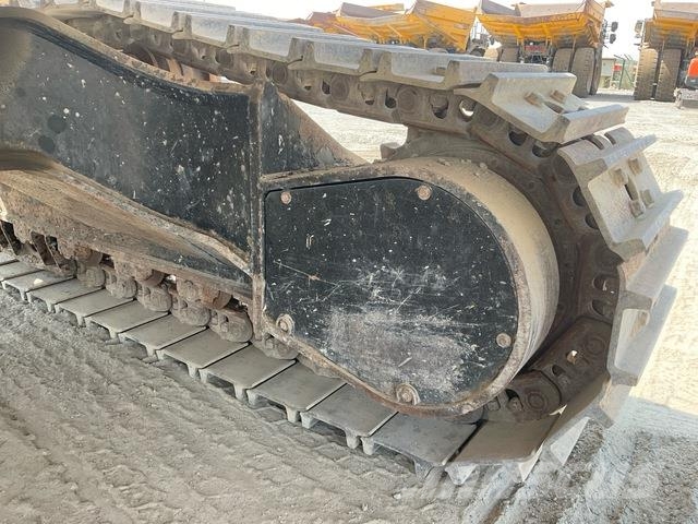 CAT 340D2L حفارات زحافة