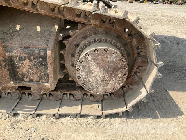CAT 340D2L حفارات زحافة