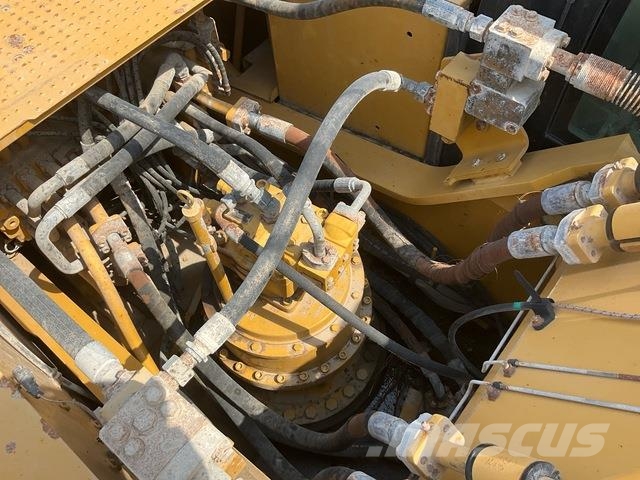 CAT 340D2L حفارات زحافة