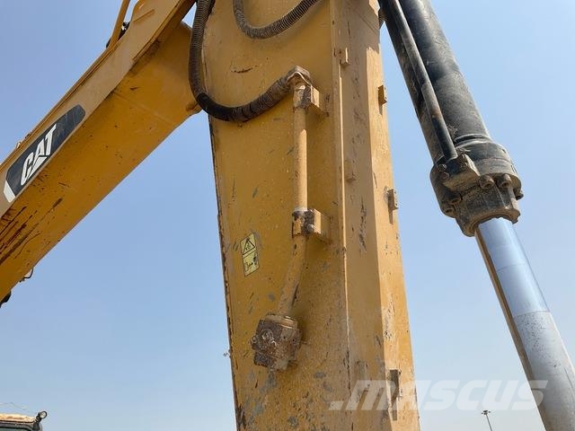 CAT 340D2L حفارات زحافة