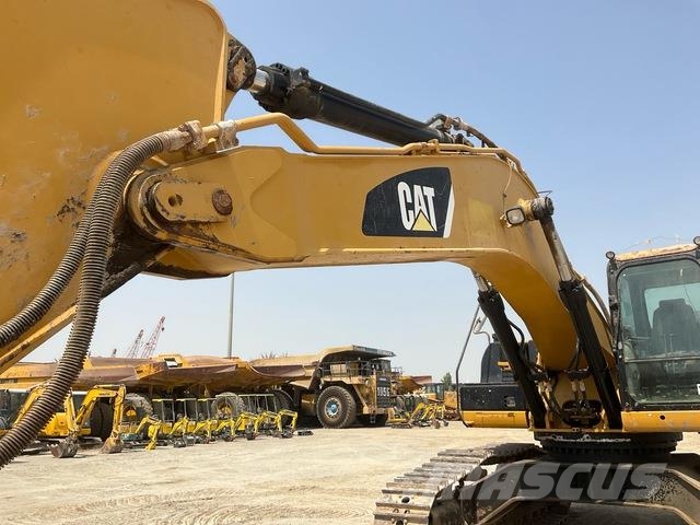 CAT 340D2L حفارات زحافة