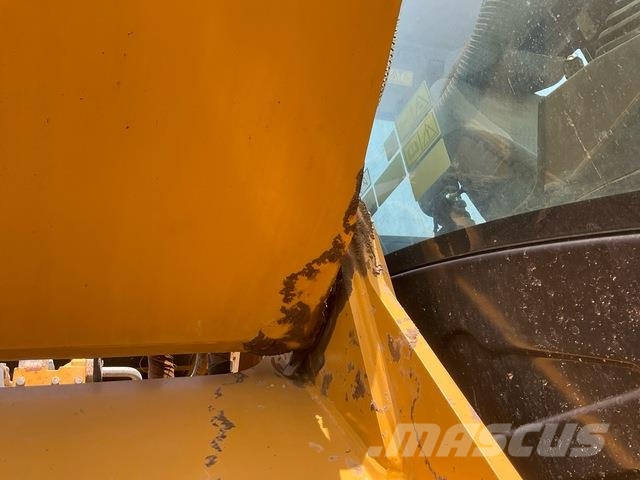 CAT 340D2L حفارات زحافة