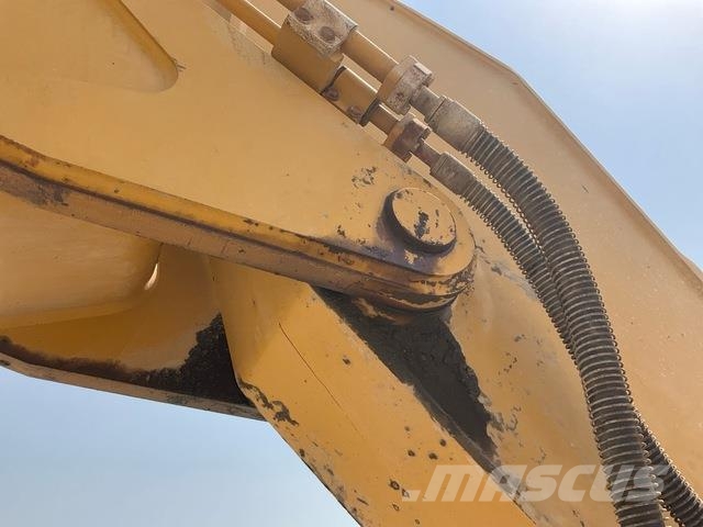 CAT 340D2L حفارات زحافة
