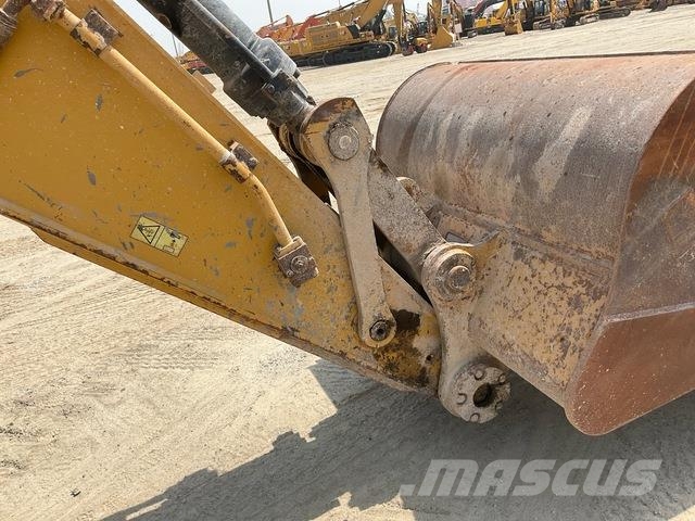 CAT 340D2L حفارات زحافة