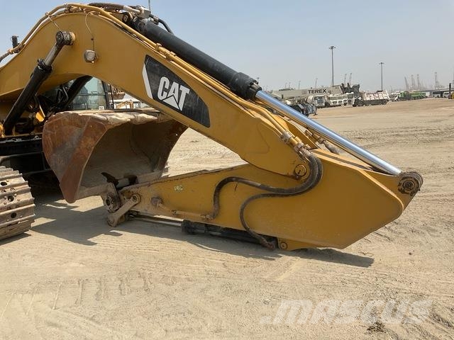 CAT 340D2L حفارات زحافة
