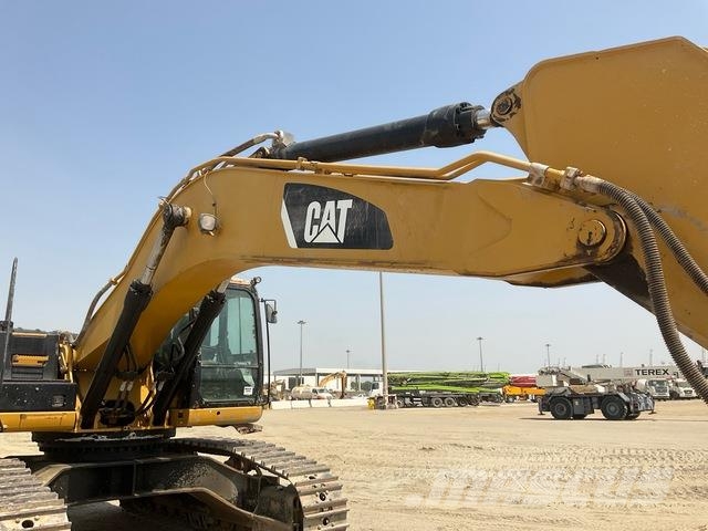 CAT 340D2L حفارات زحافة