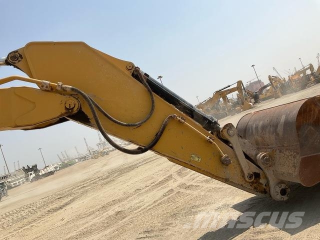 CAT 340D2L حفارات زحافة