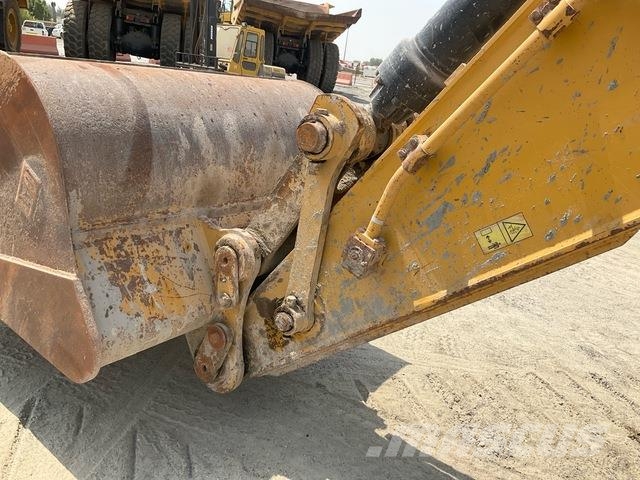 CAT 340D2L حفارات زحافة