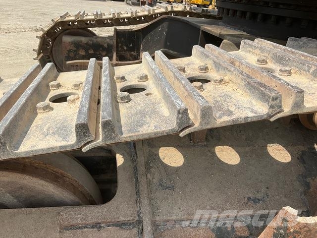 CAT 340D2L حفارات زحافة