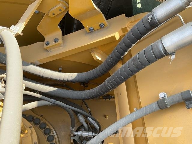 CAT 350 حفارات زحافة