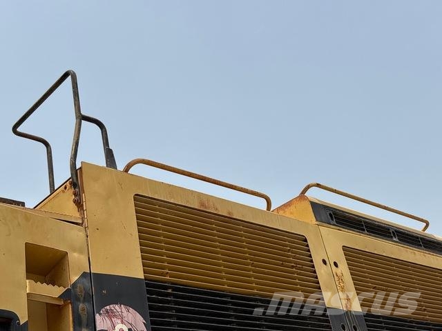 CAT 385B حفارات زحافة