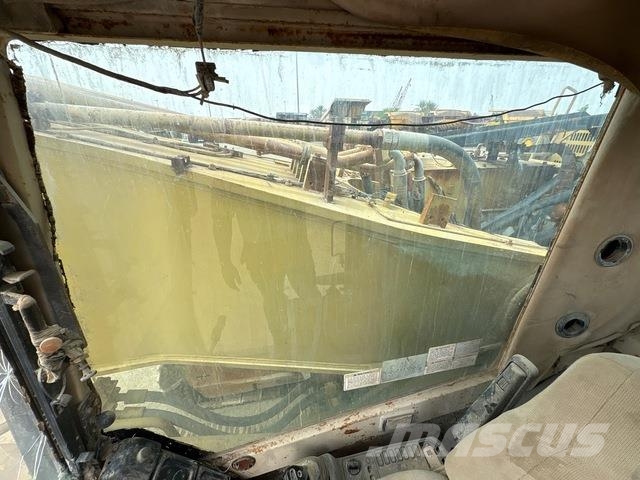 CAT 385B حفارات زحافة