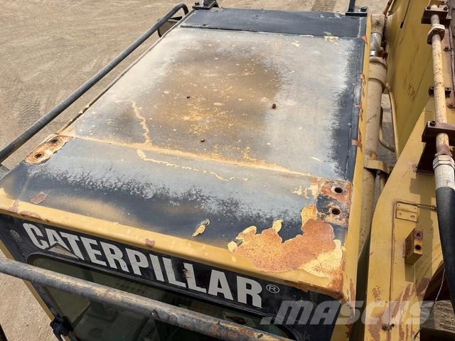 CAT 385B حفارات زحافة