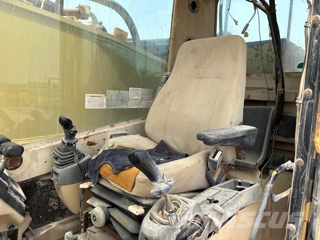 CAT 385B حفارات زحافة