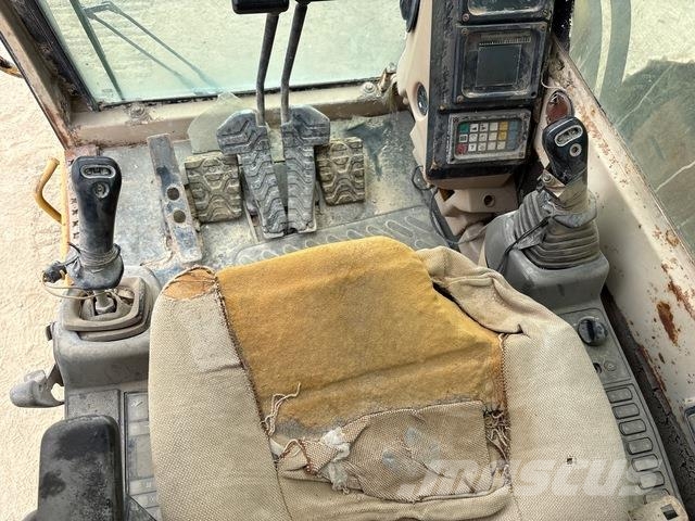 CAT 385B حفارات زحافة