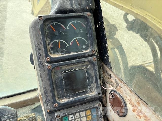 CAT 385B حفارات زحافة
