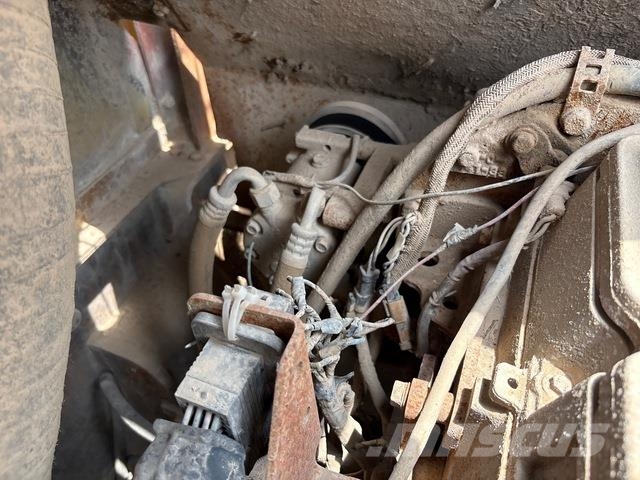 CAT 385B حفارات زحافة