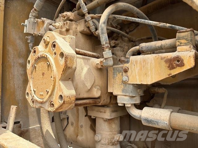 CAT 385B حفارات زحافة