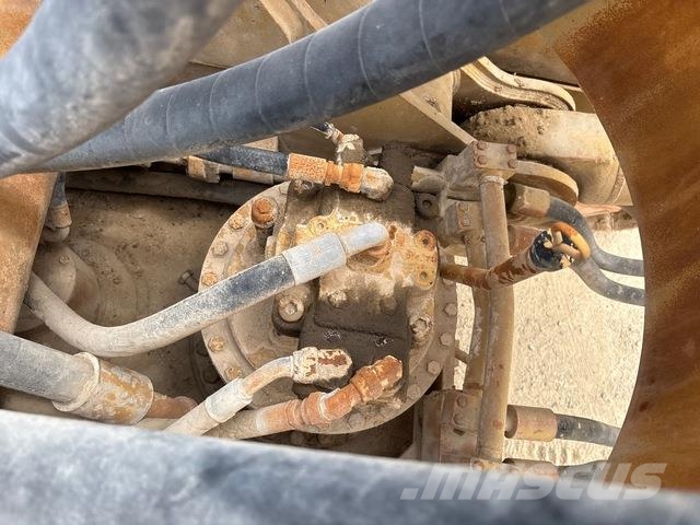 CAT 385B حفارات زحافة