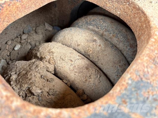 CAT 385B حفارات زحافة