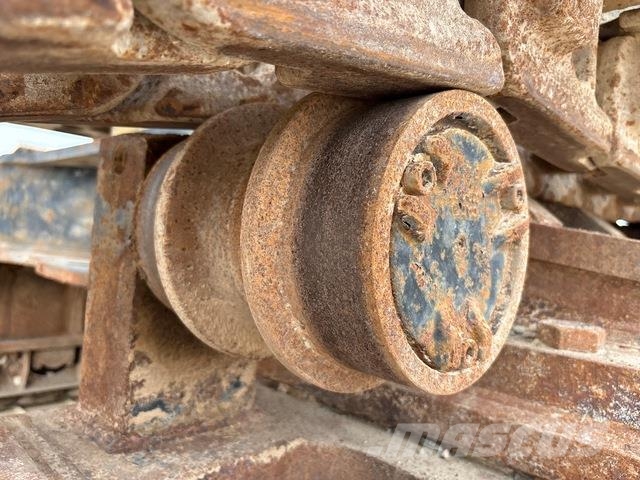 CAT 385B حفارات زحافة