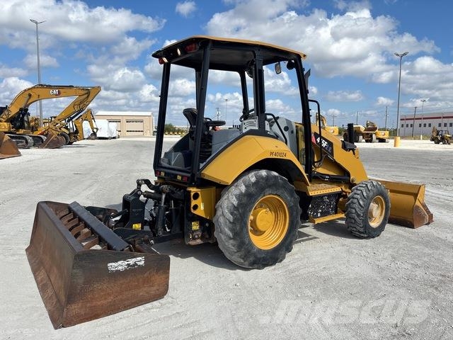 CAT 415F2IL Frontlastere og graveredskap