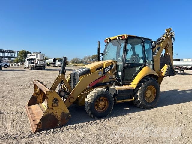 CAT 420F Ekskavatori-iekrāvēji