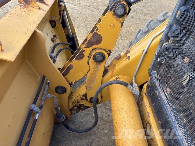 CAT 432F2 Tractopelle