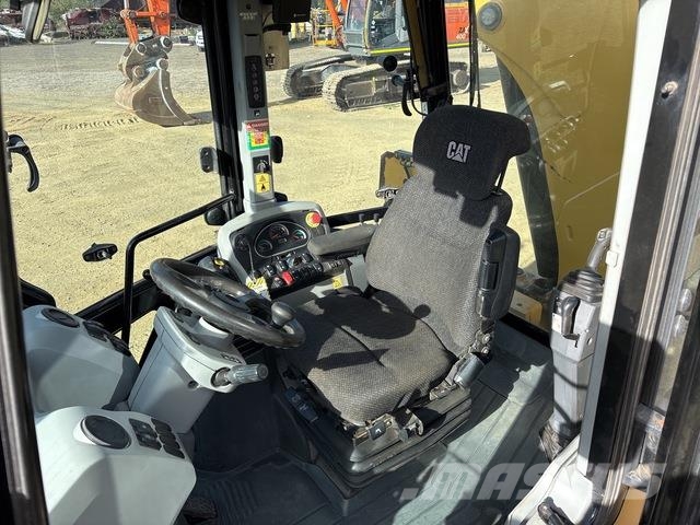 CAT 432F2 Tractopelle