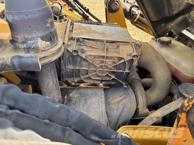 CAT 432F2 Tractopelle
