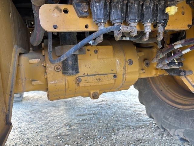 CAT 432F2 Tractopelle