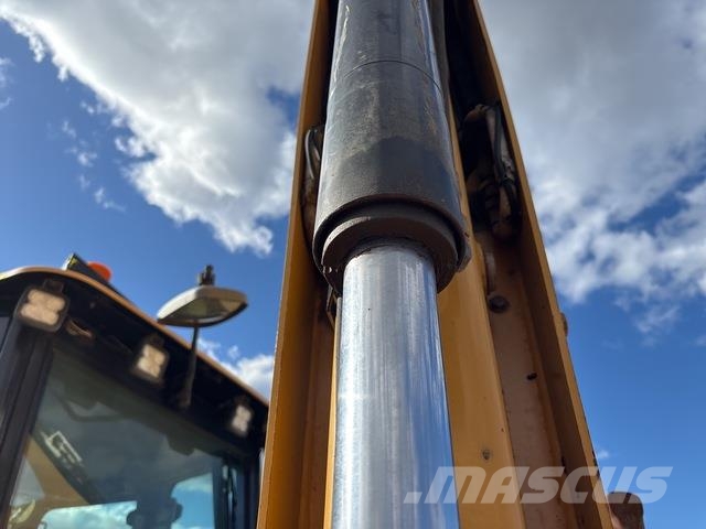 CAT 432F2 Tractopelle