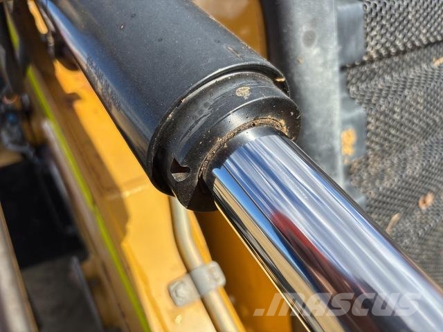 CAT 432F2 Tractopelle