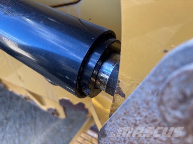 CAT 432F2 Tractopelle