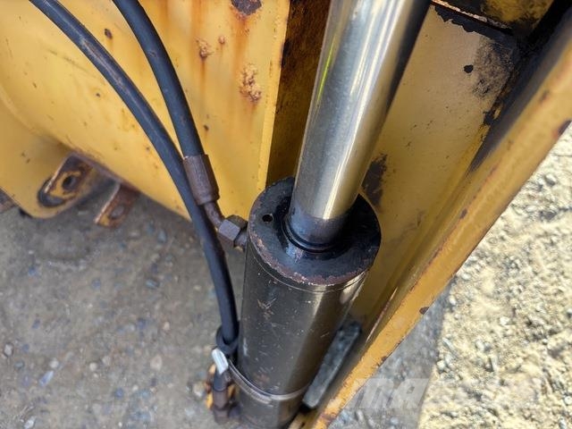 CAT 432F2 Tractopelle