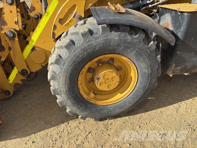 CAT 432F2 Tractopelle