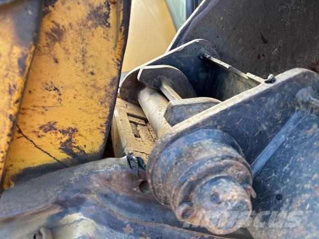 CAT 432F2 Tractopelle