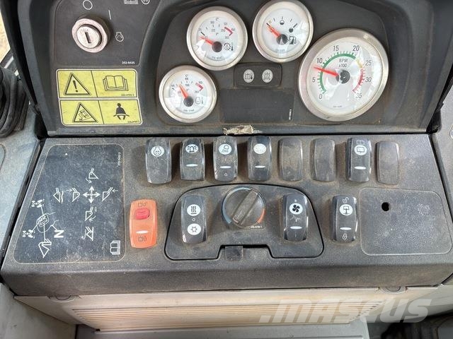 CAT 444E Tractopelle