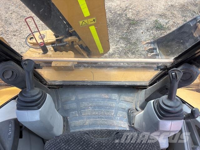 CAT 444E Tractopelle