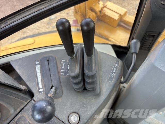 CAT 444E Tractopelle