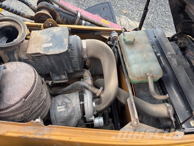 CAT 444E Tractopelle