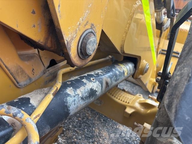 CAT 444E Tractopelle