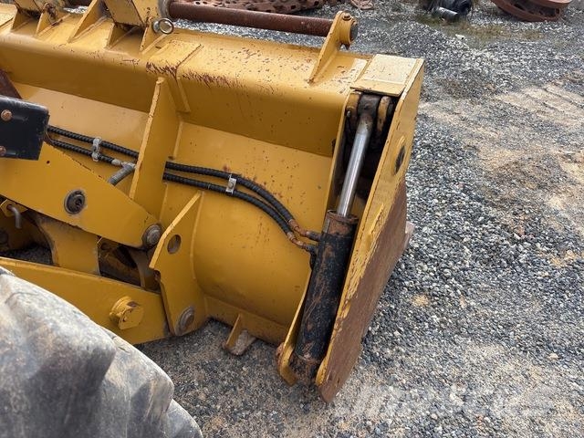 CAT 444E Tractopelle