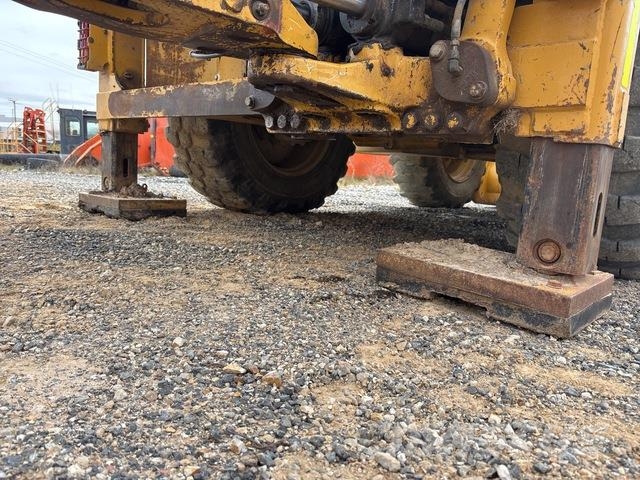 CAT 444E Tractopelle