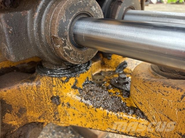 CAT 444E Tractopelle